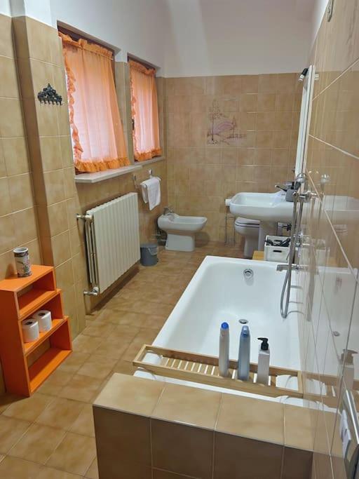 Business And Family House Con 3 Camere Da Letto ベルガモ エクステリア 写真
